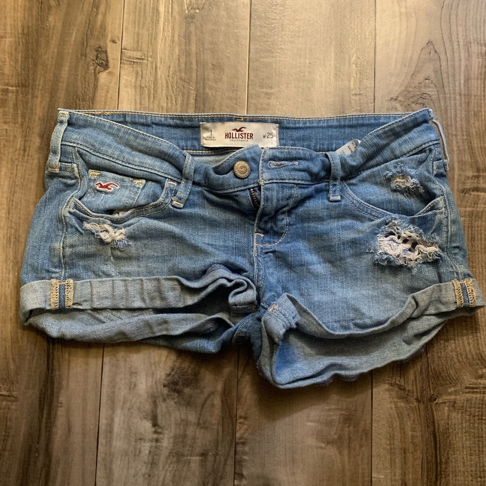 Hollister. Size 1.